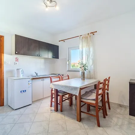 Paradise Apartment *