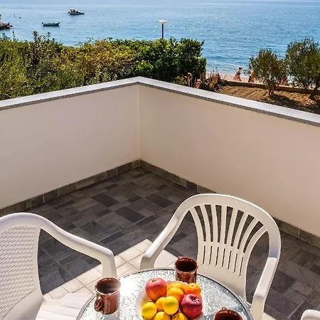 Apartment Paradise *